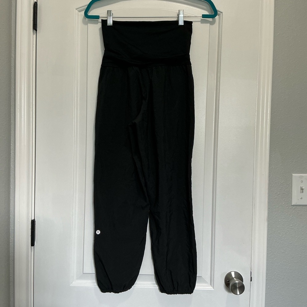 Lululemon Om Pant Size 2 - Picture 3 of 5